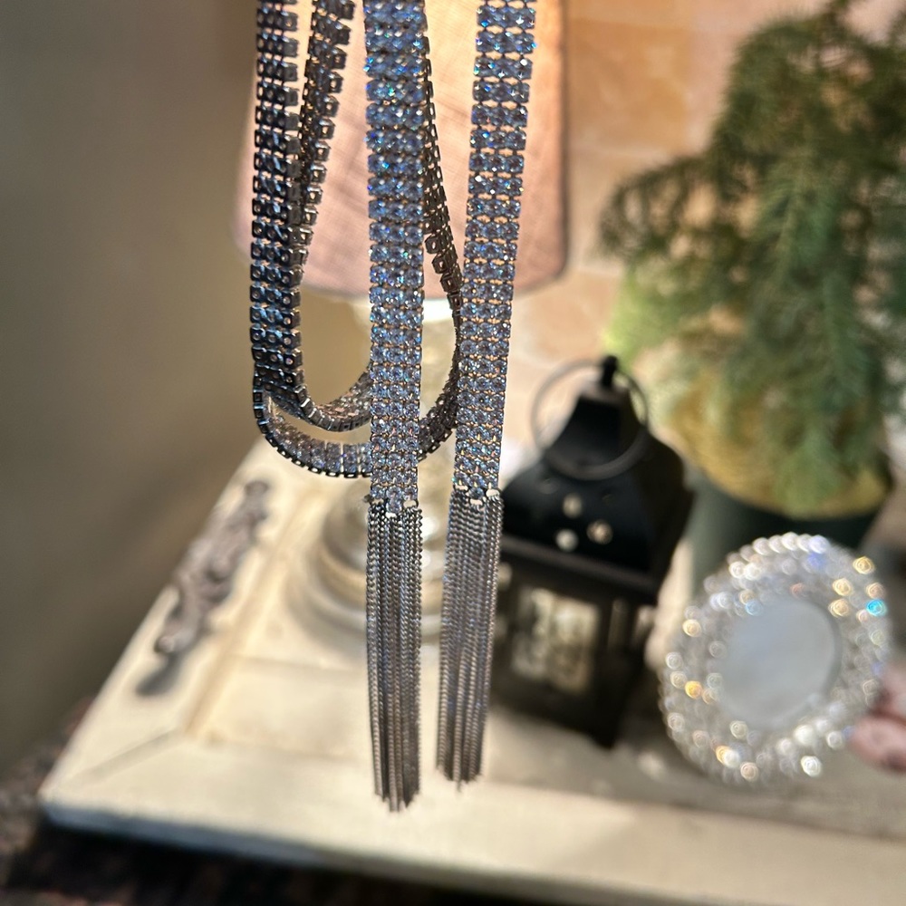 Kendra Scott Vienna Lariat Rhinestone Necklace gorgeous and classy